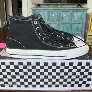 CHUCK TAYLOR HIGH TOPS